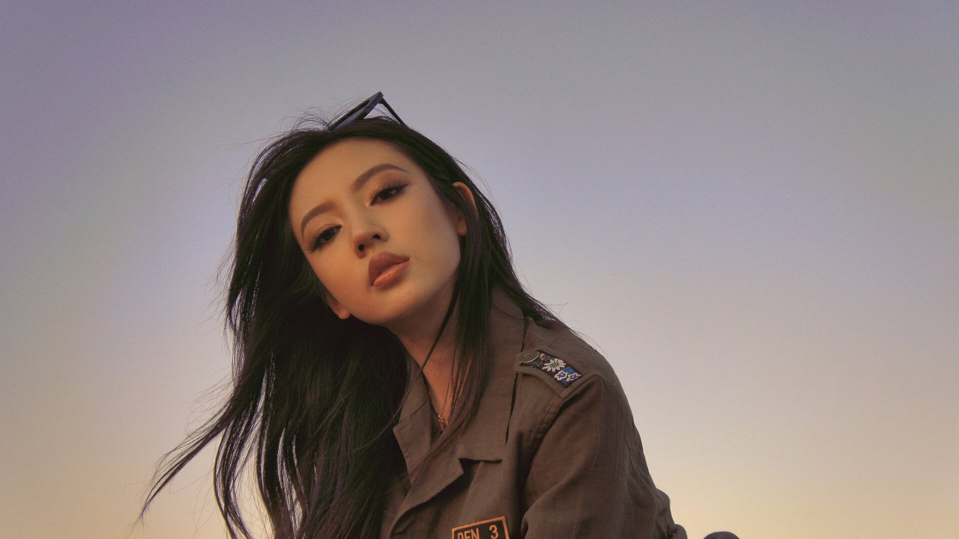 雷火电竞网址-冰与火的交锋，米切尔神兵天降，火箭与勇士的血肉鏖战